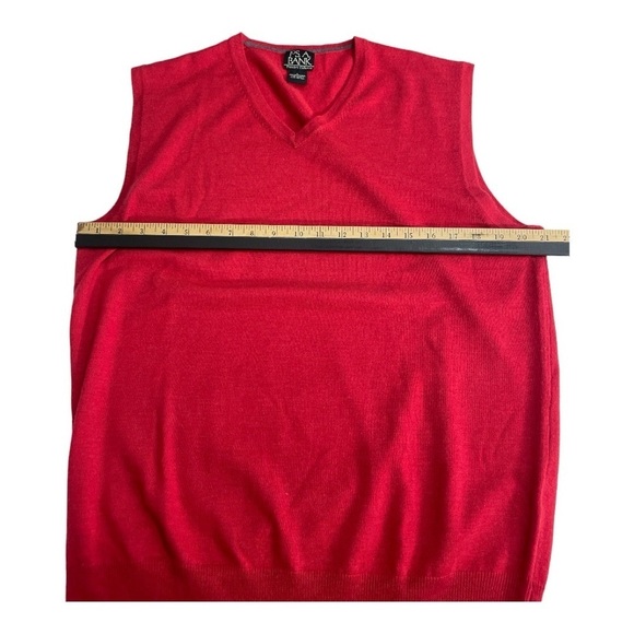 Jos. A. Bank Traveler’s Collection Red 100% Merino Wool V-Neck Sweater Vest L - Picture 5 of 9